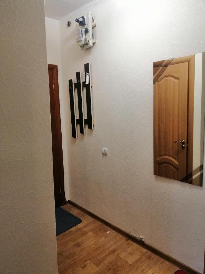 Уютная Квартира На Лётной 6 Tjernihiv Eksteriør billede